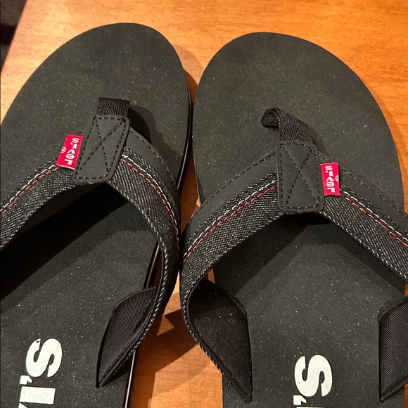 Men’s size 8 flip flops New with tags Smoke free Pet free home - Picture 6 of 6